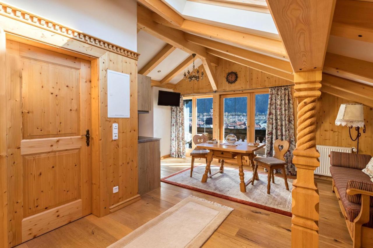 Ferienwohnung Bergkristall Mittenwald Bagian luar foto